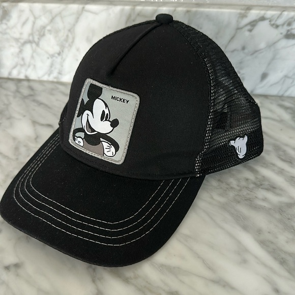 Accessories - Black Mickey Mouse adjustable snap back truckers hat